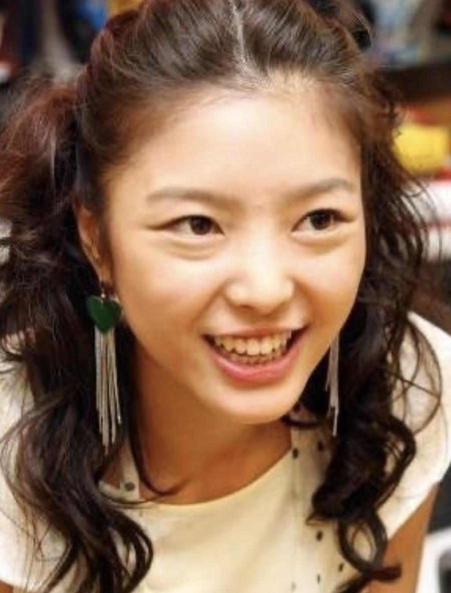 돈은 제가 벌면 되죠 잘생긴 남자 외치더니.. 군인 5살 연하남과 결혼한 연예인 캐주얼룩 패션 관계가 이미지 3