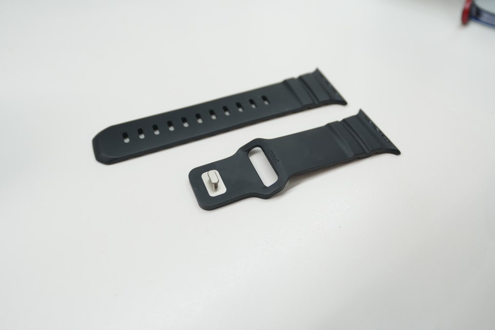 애플워치 울트라 49mm 실리콘 스트랩, 파우트 BandLoop Sport 착용감과 색상 비교 이미지 4
