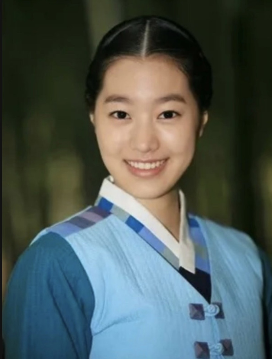 강호동이 실물 보고 전 세계에서 제일 예쁘다 극찬한 윤아 닮은꼴 연예인 여름 휴가룩 패션 예상과 전혀 이미지 3