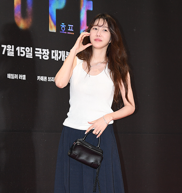 다른 사람같다고 난리난 이지아 갑자기 시선이 쏠린 이유 뭐지 이미지 1