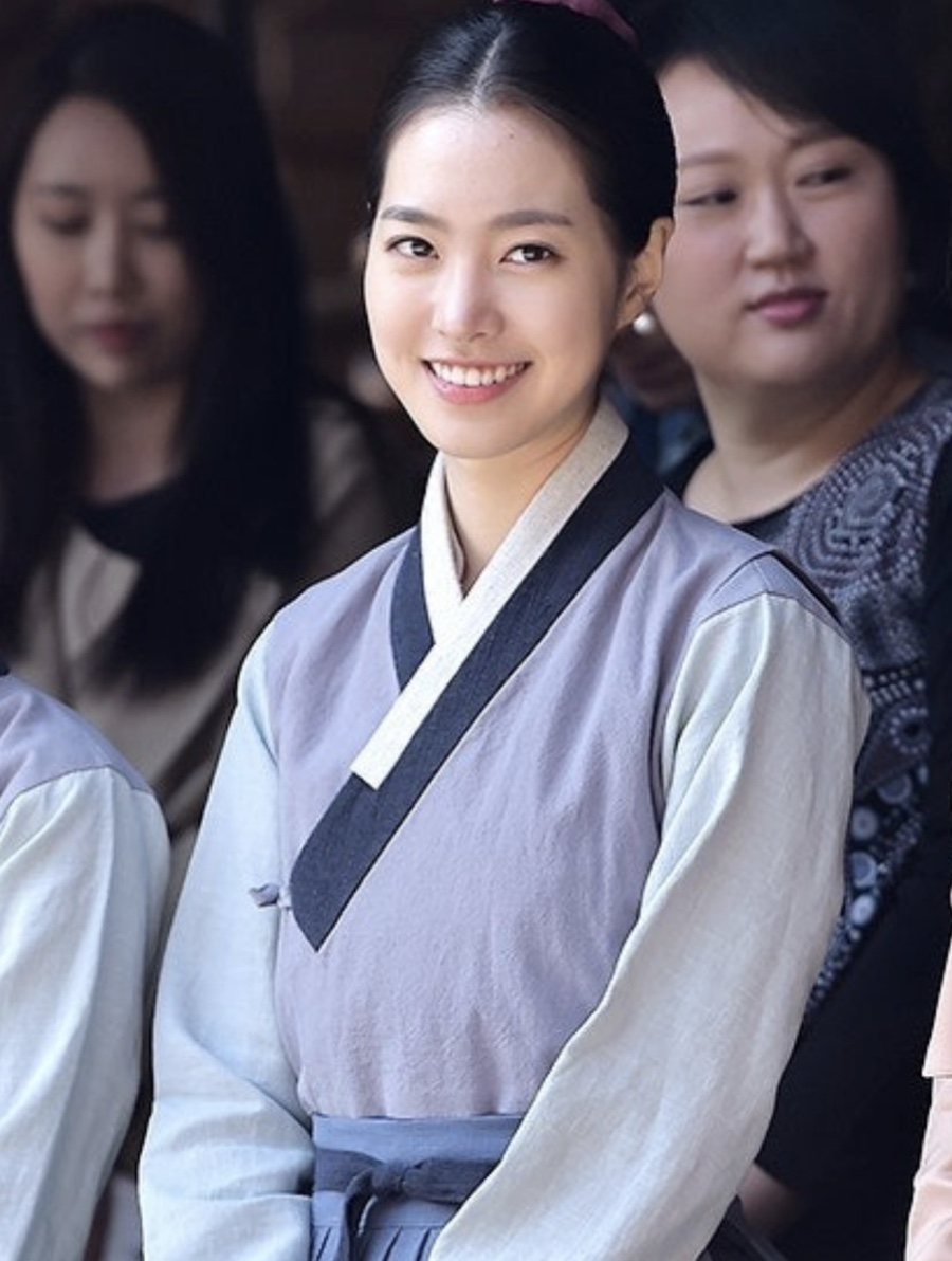 강호동이 실물 보고 전 세계에서 제일 예쁘다 극찬한 윤아 닮은꼴 연예인 여름 휴가룩 패션 예상과 전혀 이미지 2