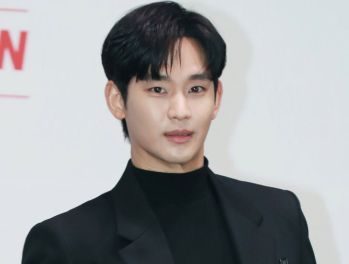 논란의 끝자락 밝은 근황으로 돌아온 김수현 논란이 다시 살아나는 중이다 이미지 3