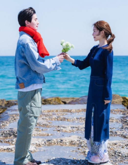 이제는 진짜 결혼했으면 좋겠다. 10년이 지나도 결혼 응원받는 이동욱 유인나 다시 엮이면서 화제가 됐다 이미지 3