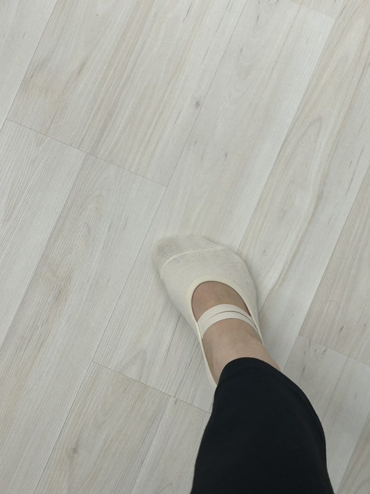 다이소 필라테스 양말 후기: 2천원 요가 덧신, 초보자에게 적합할까? — 사진 4