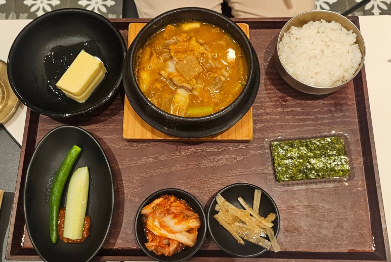 푸드엠파이어 이대서울병원점 사진 7
