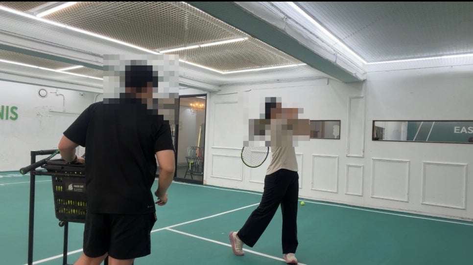 양재 테니스 1:1 레슨 후기: 초보자도 쉽게 배우는 실내 테니스 강습 — 사진 1