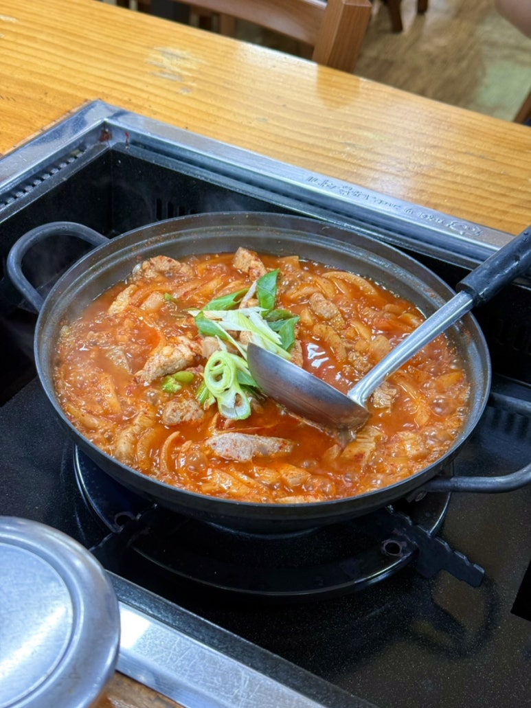 통돼지두루치기한돈돈돈 구로점 대표 사진