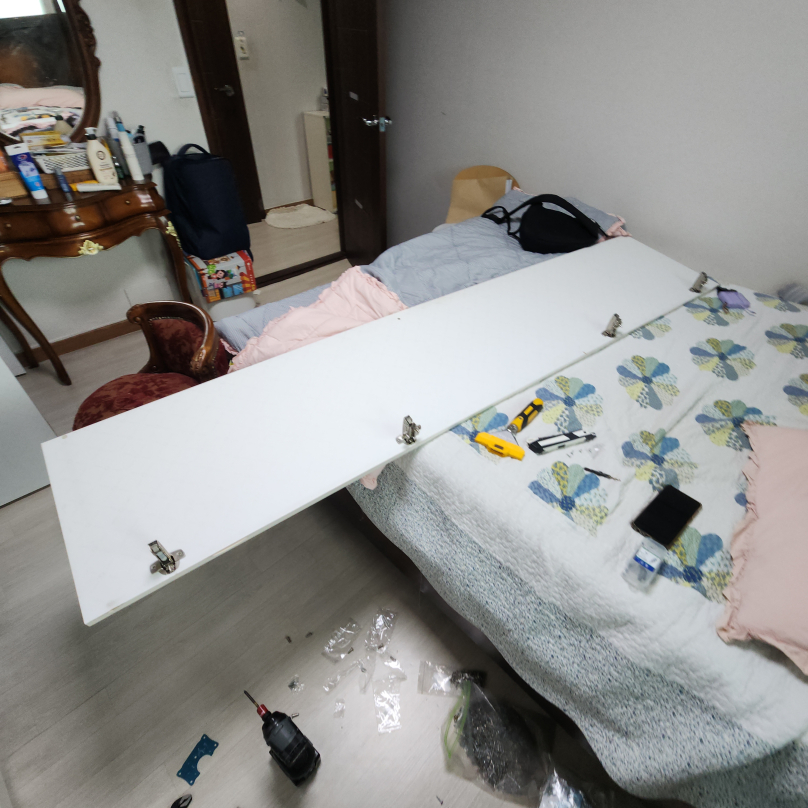부평 아파트 붙박이장 문짝 경첩 파손 — 보강판 덧대고 교체 — 현장 사진 4