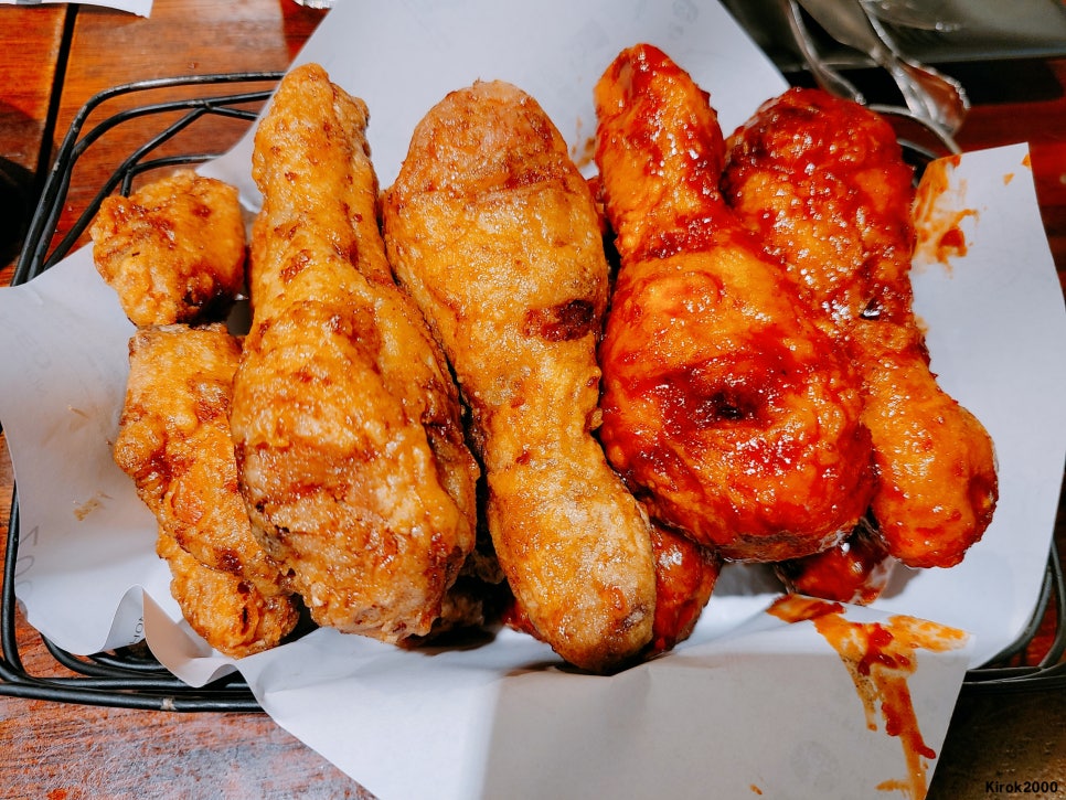 교촌치킨 수원역점 사진 7