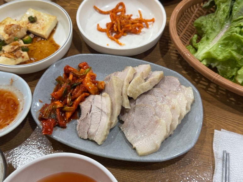 늘봄왕족발 사진 2