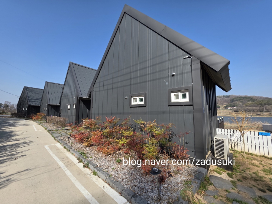 군산 애견동반 독채펜션 더레이크서지 숙박 후기