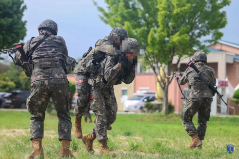 입영 및 수료식 주의사항과 가방 지참 안내 이미지