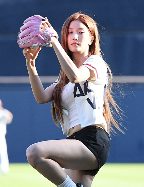 와우! 역시 권은비 지금 보니 느낌이 완전히 다르다~! 이미지 2