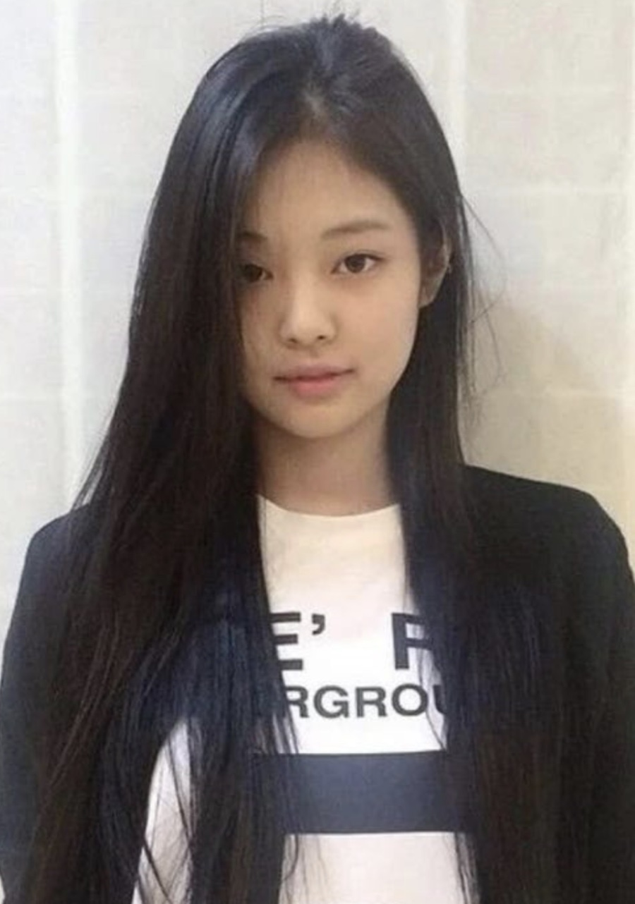 재산 430억인데.. 3만원 대 티셔츠 입은 연예인 파리 여행룩 패션 지금 더 주목받는 이유는? 이미지 6