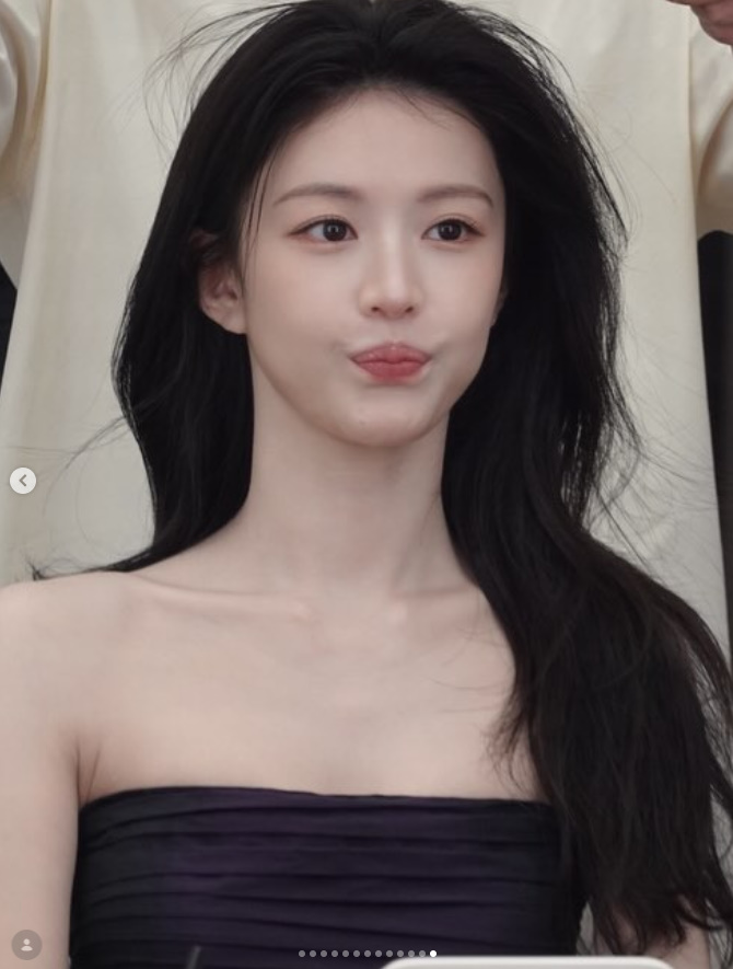 청룡 2관왕 고윤정 인스타 우아함 뒤 성난 등근육부터 김선호와 달달한 투샷까지 화제 다시 엮이면서 화제 이미지 4