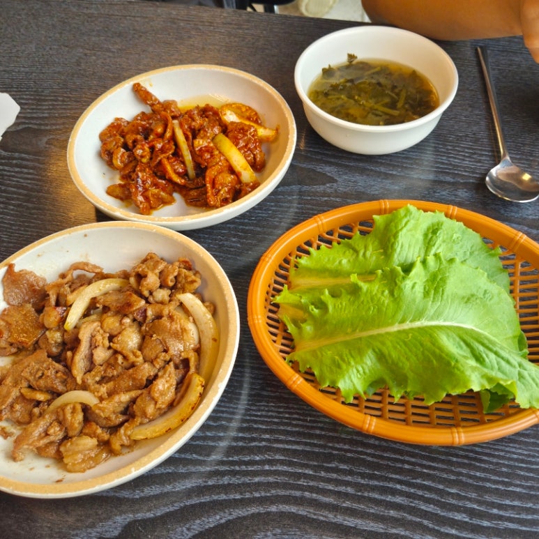 엄마손돼지불백 대학로점 사진 5