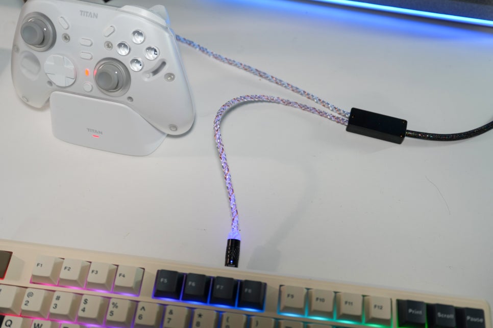 RGB 듀얼 USB-C 케이블 추천, 에포메이커 8K RGB 케이블로 키보드·마우스 연결