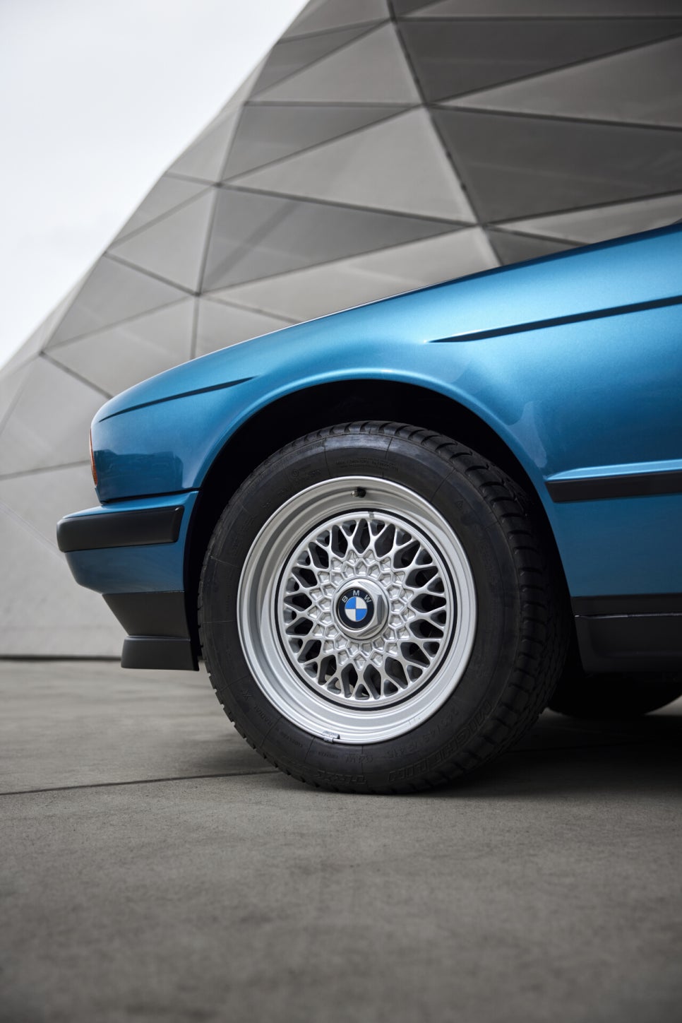 2026 아우디 A6 vs BMW 540i, 수입 세단 선택은 승차감과 6기통에서 갈립니다
