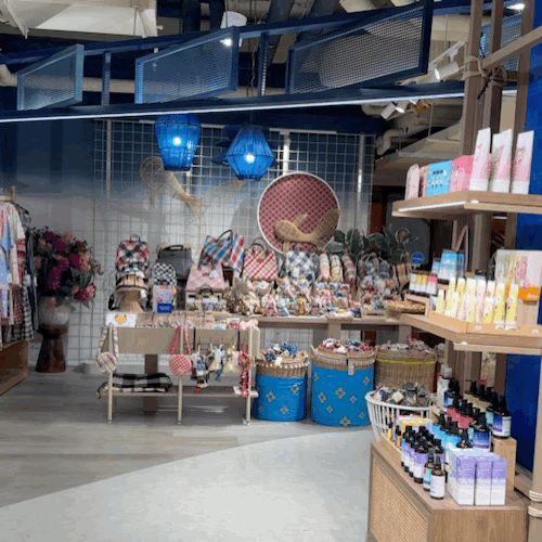 HUG CRAFTで販売されているバッグや小物