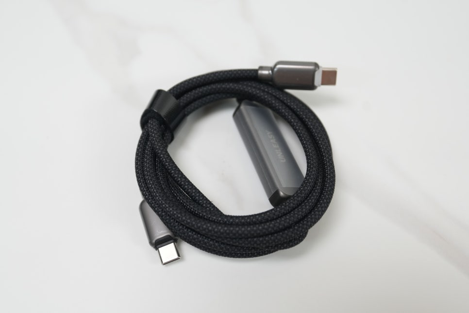 언리시 240W USB-C 고속 케이블 추천, TFT 화면으로 맥북프로 충전 상태까지 확인