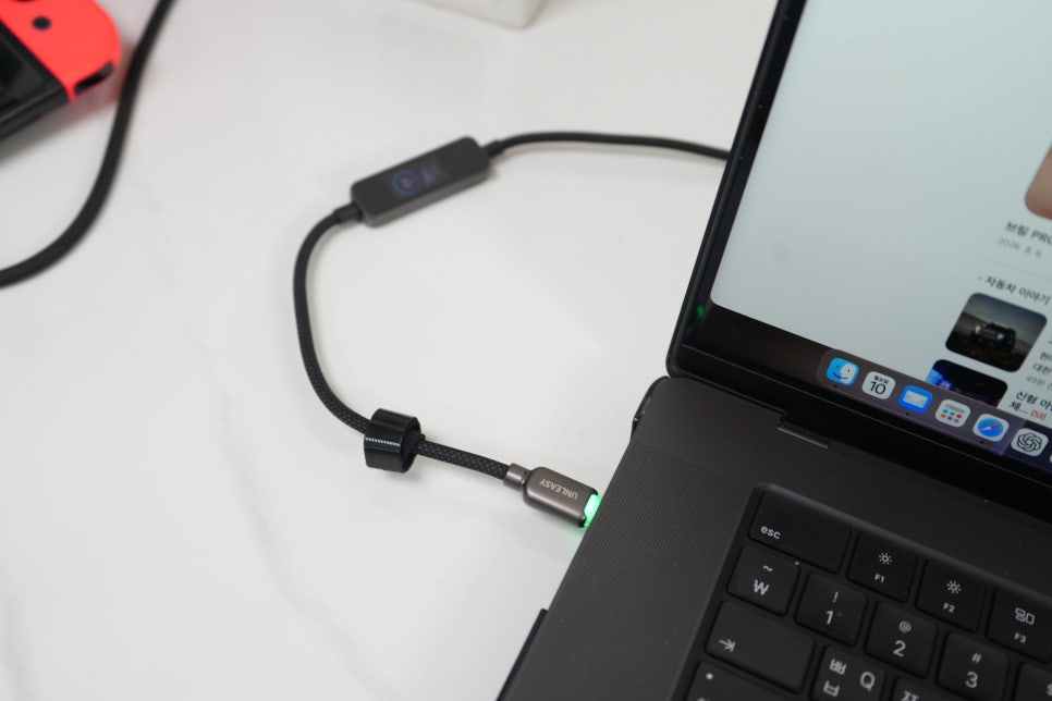 언리시 240W USB-C 고속 케이블 추천, TFT 화면으로 맥북프로 충전 상태까지 확인