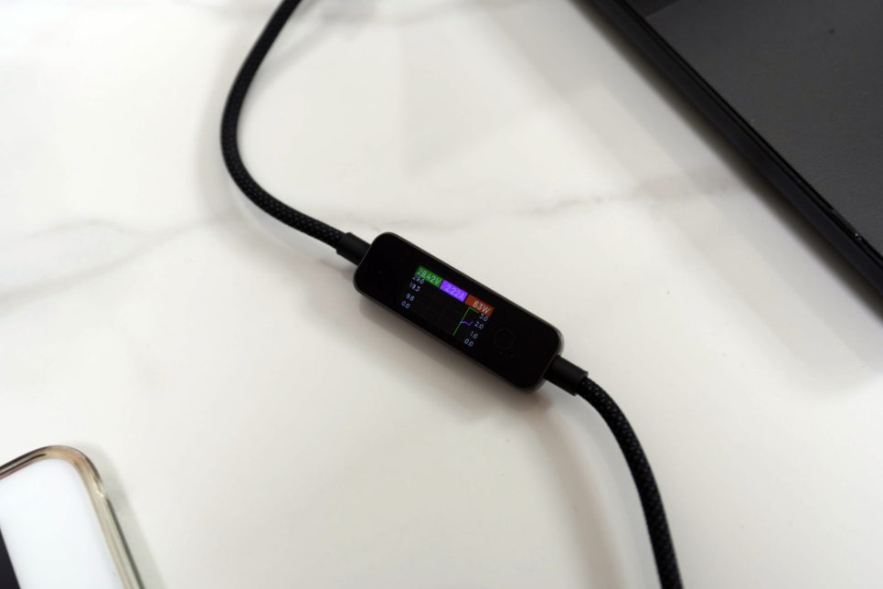 언리시 240W USB-C 고속 케이블 추천, TFT 화면으로 맥북프로 충전 상태까지 확인