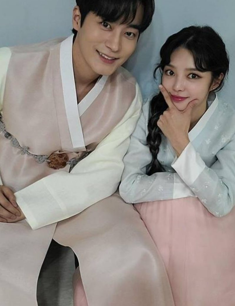 집순이라 첫사랑도 집에서 만났다더니 임신 소식 전한 엄현경 지금 보니 느낌이 완전히 다르다~! 이미지 3