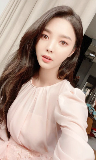 외모가 제일 중요하다더니 군 복무 중이던 5살 연하 스타와 결혼한 여배우 두 사람 연결되며 반응 커졌다 이미지 2