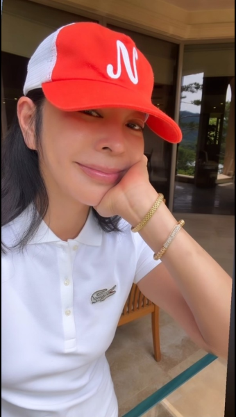 재산만 27조라는데 결혼 생각 없다던 여배우가 재력가 남편 만난 이유 관계가 다시 주목받는 이유는 이미지 1