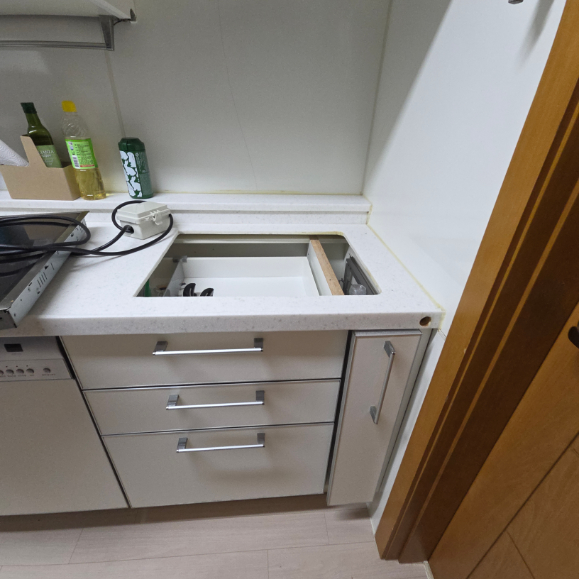 분당 전세 아파트 지멘스 인덕션 프리스탠딩 설치와 전용 회로 증설 — 현장 사진 1