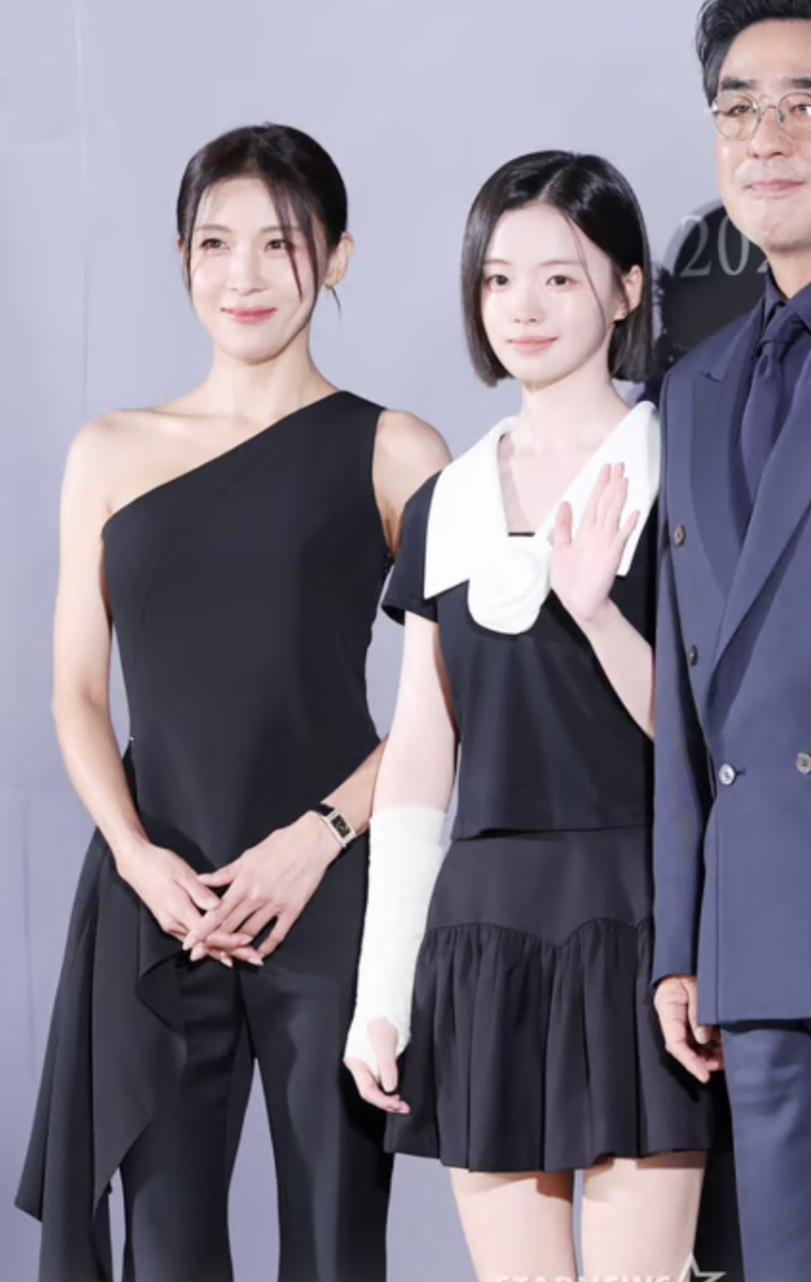 30살 차이가 무색했다.. 10대 보다 어려보였던 49세 연예인 셋업 패션 최근 분위기가 확 바뀌었다 이미지 1