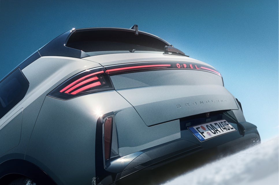 오펠 그랜드랜드 Electric AWD, 사륜구동과 견인까지 보는 전기 SUV 선택 포인트
