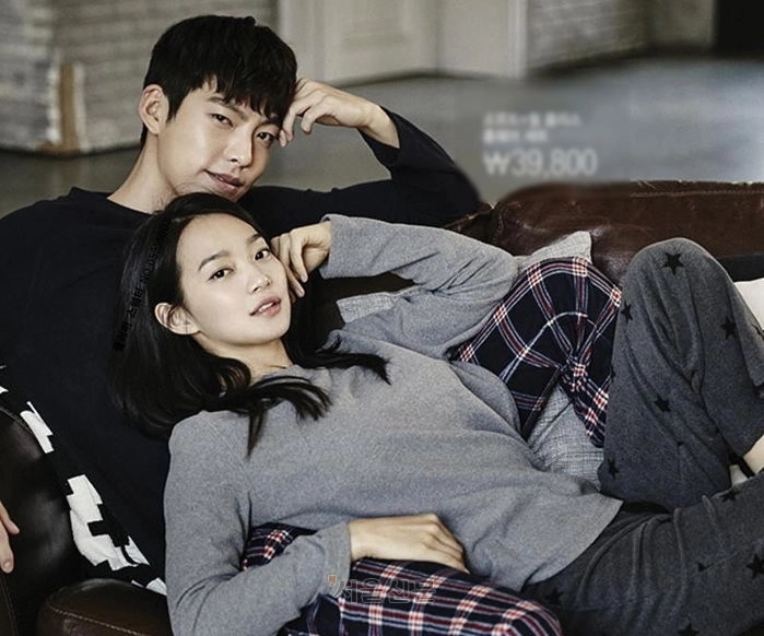 신민아♥김우빈 손예진♥현빈의 하반기 출사표...톱스타 커플 제대로 붙었다 과거 관계까지 다시 주목받는다 이미지 2