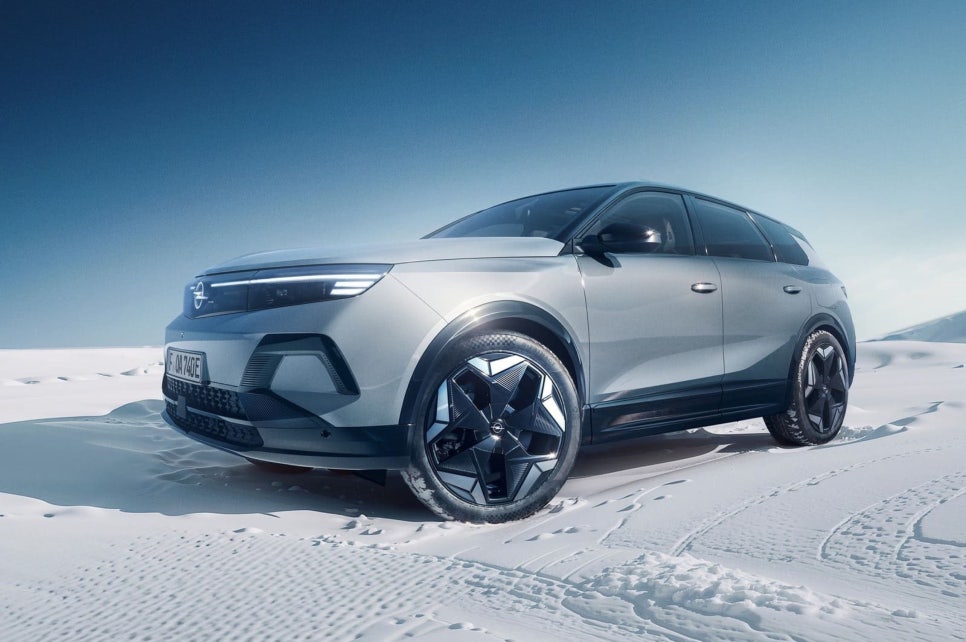 오펠 그랜드랜드 Electric AWD, 사륜구동과 견인까지 보는 전기 SUV 선택 포인트