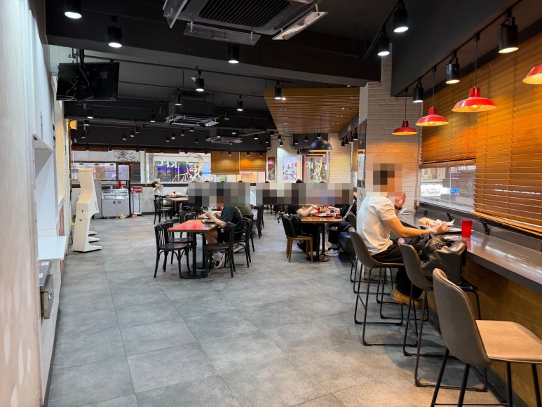 KFC 수원역광장점 사진 4