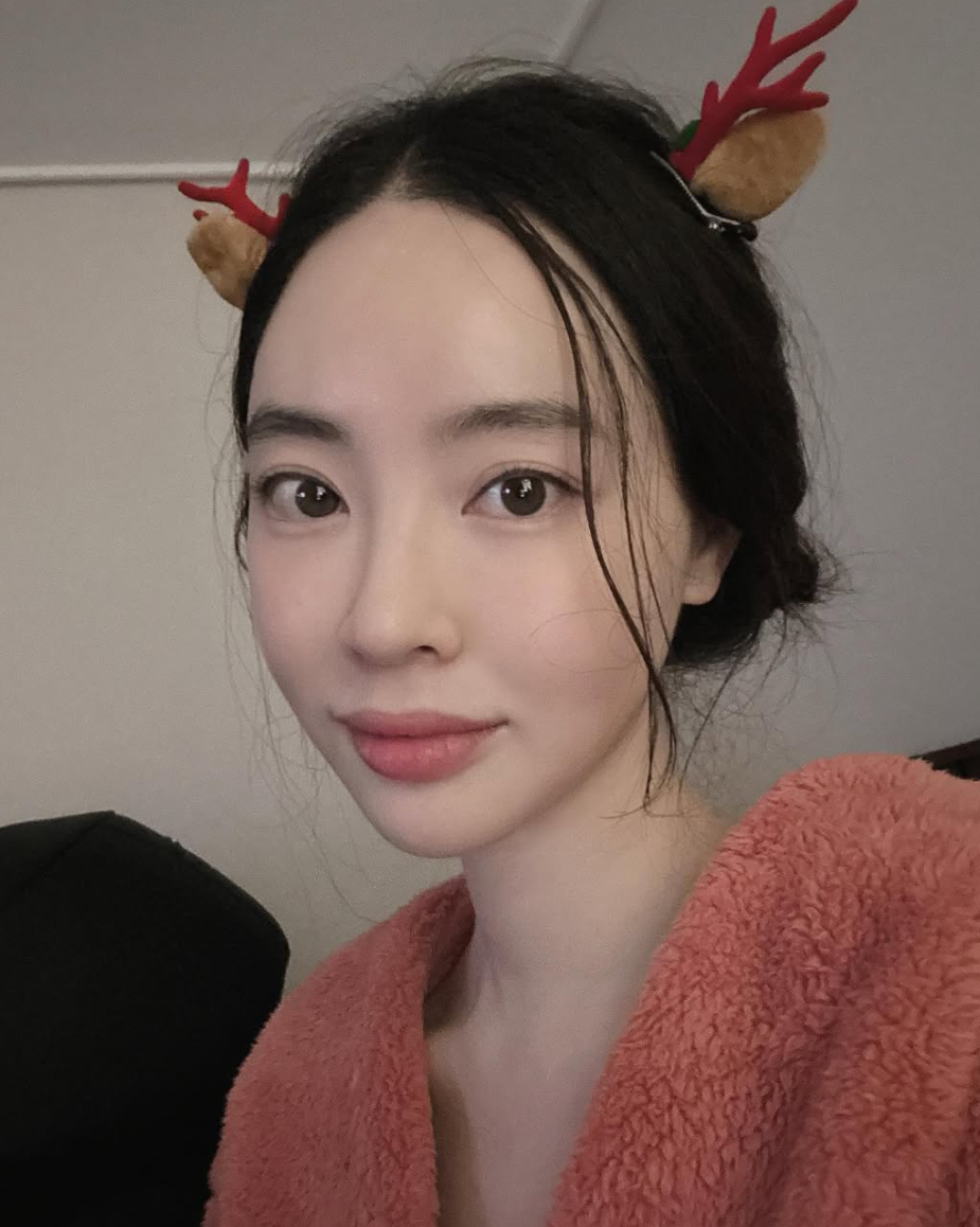 결혼 발표한 지 3개월 만에 임신 소식 전한 필라테스 여신 다시 엮이면서 화제가 됐다 이미지 6