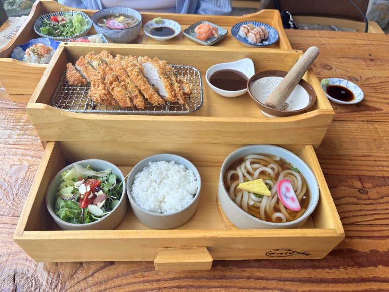 제주연어로만 제주점 사진 8