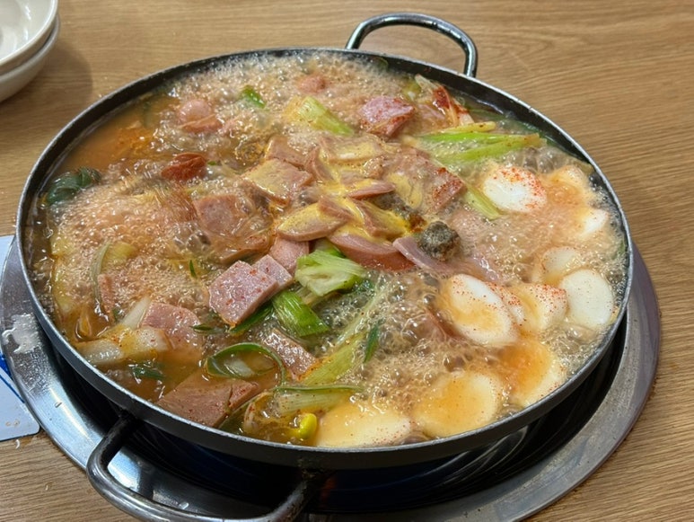 송탄특부대찌개 부평본점 사진 8