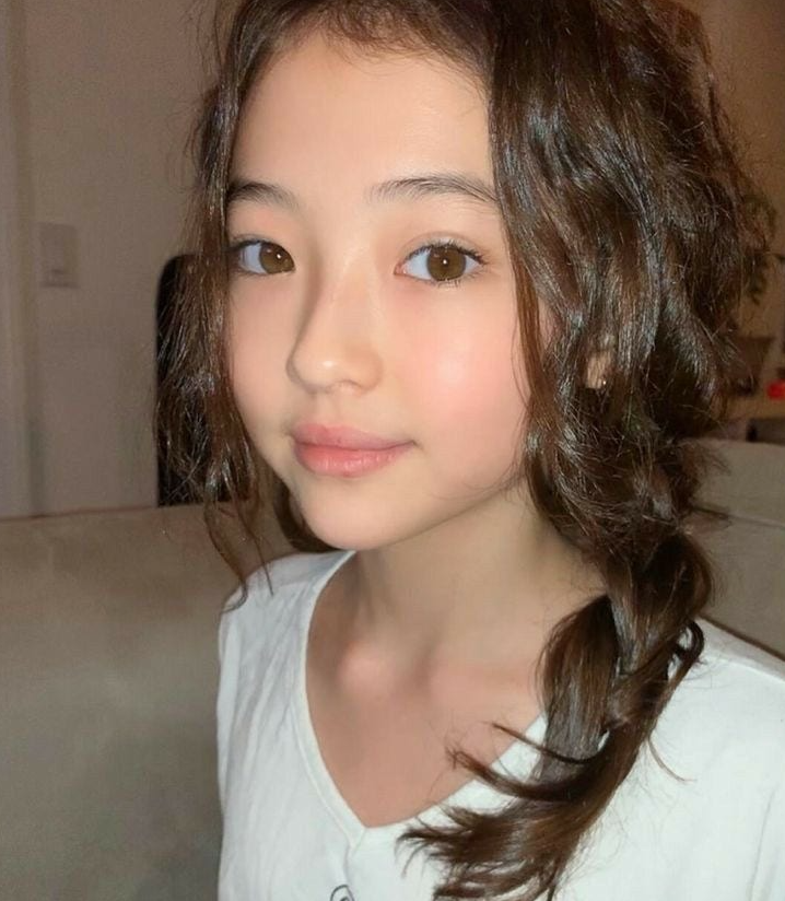 어릴 때부터 유명했던 혼혈 소녀 근황 하나로 분위기 바뀌었다 이미지 1