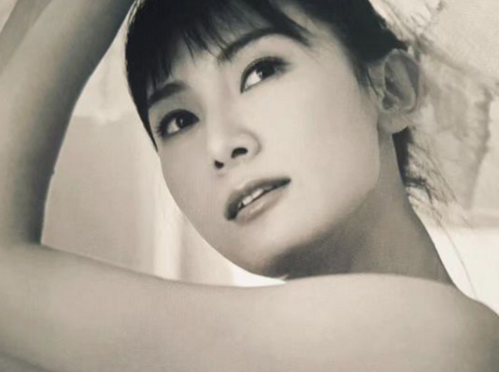 80년대 한국의 오드리 헵번이라 불렸던 배우 예전과 완전히 달라졌다 이미지 1