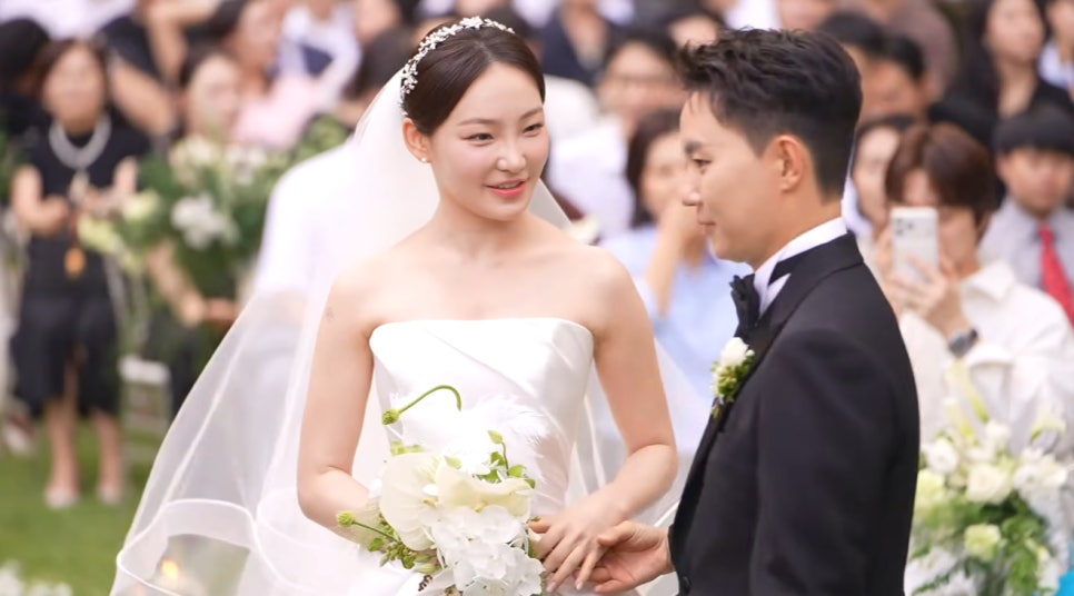 돌싱글즈 심규덕 이아영 초호화 야외 결혼식 현장 라이브 공개 팔로워까지 초대 관계 하나로 흐름이 바뀌었다 이미지 4