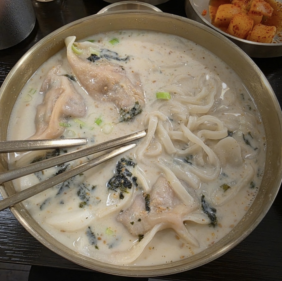 춘보만두 서초교대점 사진 7