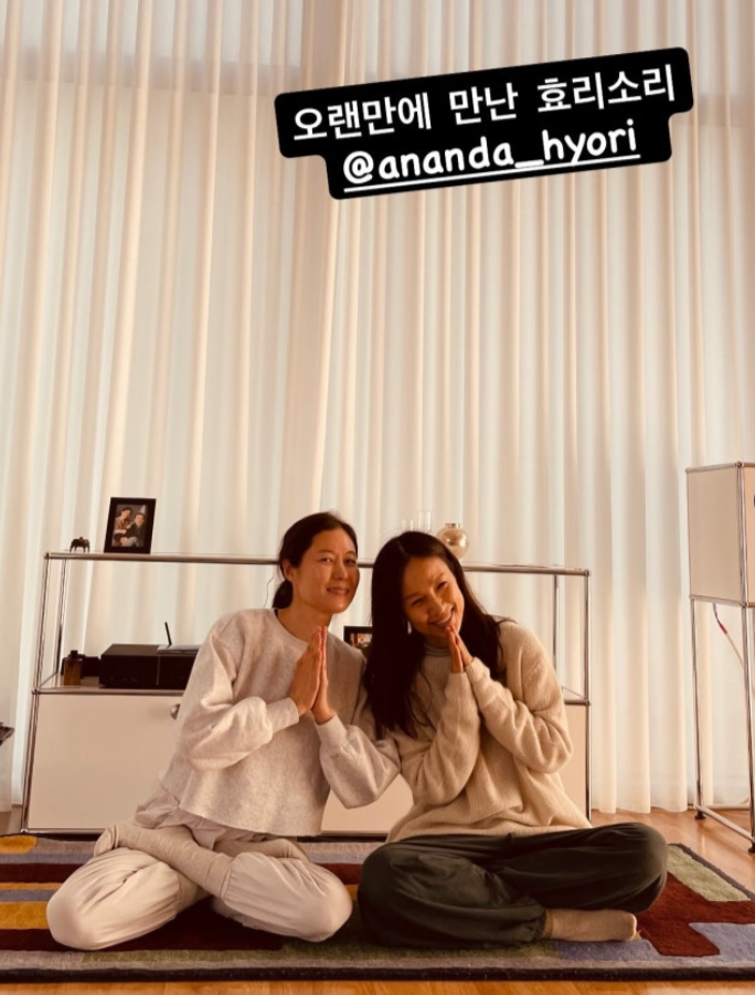 이효리 요가원은 스타 사랑방 문소리 소녀시대 심은우 다녀가더니 핑클 완전체까지 예전과 완전히 달라졌다 이미지 2