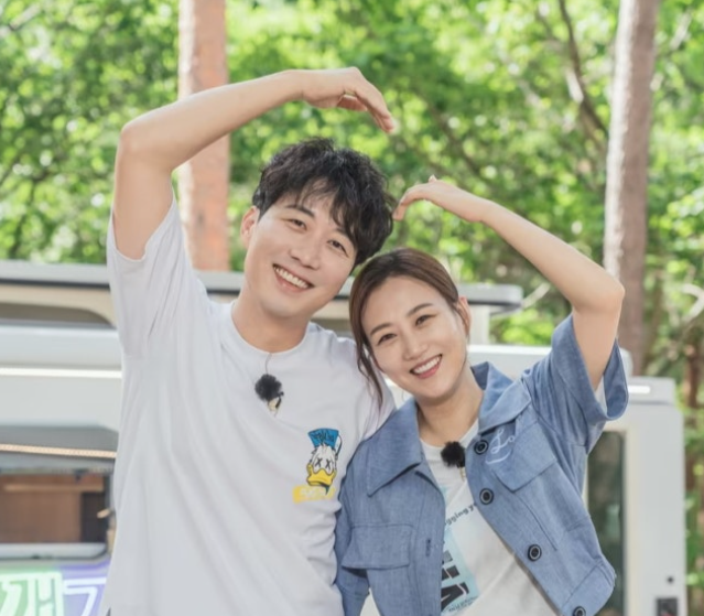 도경완 장윤정이 사준 초고가 시계 자랑 손에 가짜 손톱까지 다는 이유 지금 더 주목받는 이유는? 이미지 5