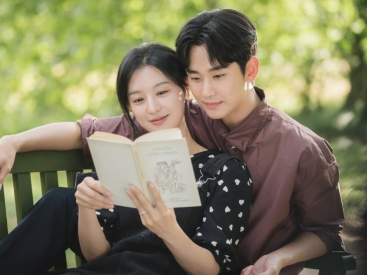 4년 동안 아무도 못 깼는데... 결국 사랑의 불시착 기록까지 넘어버린 드라마 기록 이후 시선이 달라졌다 이미지 5