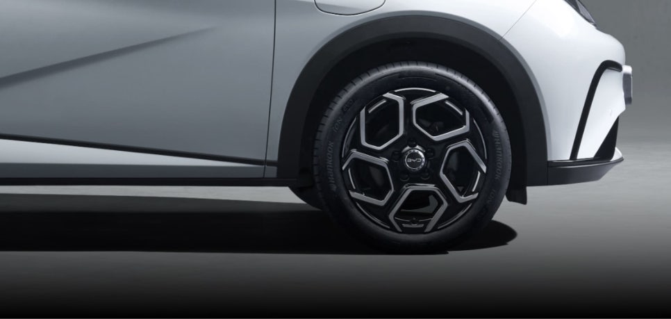 BYD 돌핀, 가격보다 먼저 볼 도심 주행거리와 실내 공간