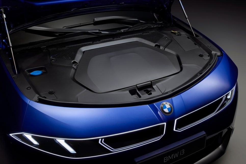 신형 BMW i3 양산 시작, 900km 전기차가 된 3시리즈