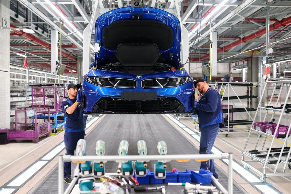 신형 BMW i3 양산 시작, 900km 전기차가 된 3시리즈