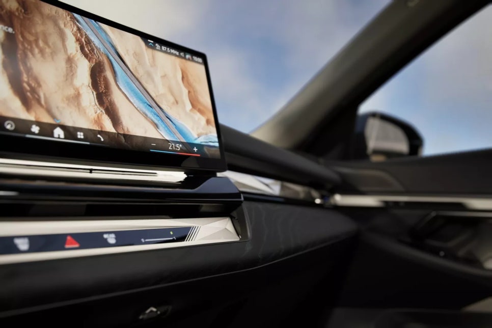BMW 530e, 출퇴근 충전 환경이 선택을 가르는 5시리즈 PHEV