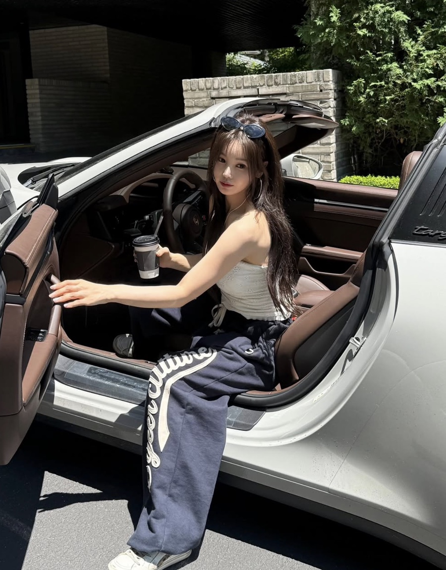 장원영보다 예쁘다고 난리 난 43세 연예인 힙한 스트릿 패션 요즘 들어 반응이 커지고 있다 이미지 5